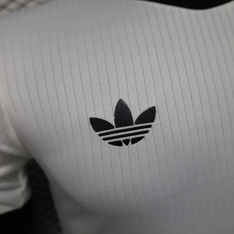 Maillot de football Allemagne 2025-26, le 12ème Maillot, avec design concept, vue frontale du maillot.