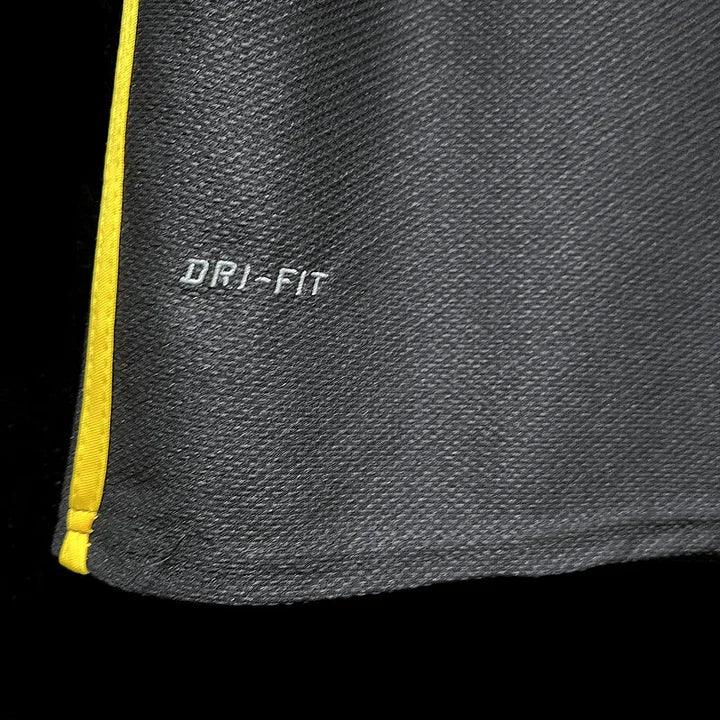 Maillot rétro FC Barcelone 2013-2014 Le 12-ème Maillot, maillot de football avec logo du club et design vintage.