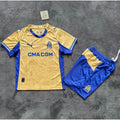 Ensemble enfant Marseille Third Le 12 -ème Maillot, maillot de sport avec logo et couleurs de l'équipe, porté par un enfant.