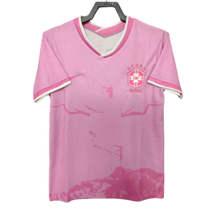 Maillot de football Brésil 25/26 Rose, modèle spécial de la marque Le 12 -ème Maillot, vue de face.