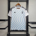 Maillot extérieur Nottingham Forest 2023-24 de Le 12 -ème Maillot, maillot de football avec logo et design officiel.
