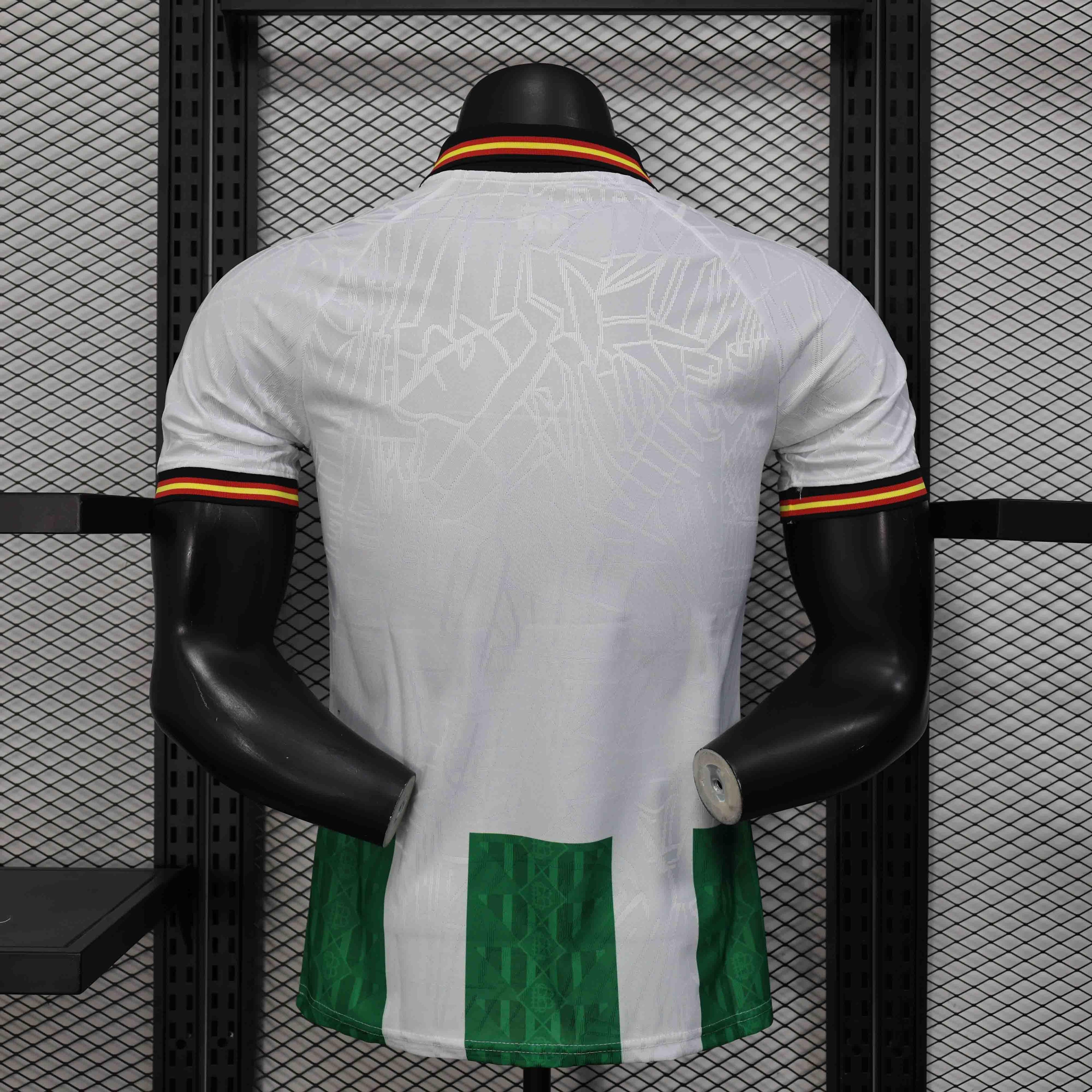 Maillot de football Betis concept 2025-26 de la marque Le 12 -ème Maillot, vue front avec logo et design moderne.