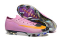 Crampons Nike Mercurial Vapor 16 Elite XXV avec semelles en caoutchouc et motifs de traction, pour football.