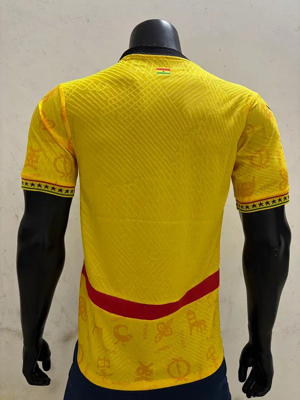 Maillot extérieur du Ghana 2025-26, marque Le 12 -ème Maillot, avec design aux couleurs nationales et logo officiel.