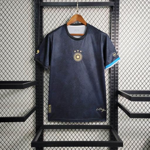 Maillot 23-24 La Pulga Argentine Noir, maillot de football Le 12 -ème Maillot, face avant avec logo et détails noirs.