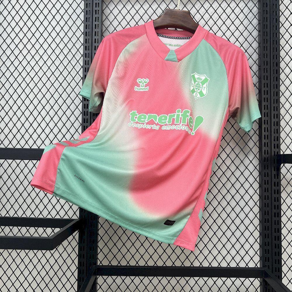 Maillot extérieur Tenerife 2025-26 de Le 12 -ème Maillot, jersey de football avec logo et design coloré visible sur le dos.