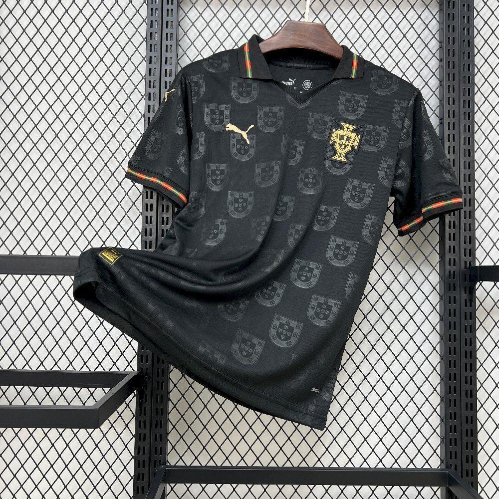 Maillot extérieur Portugal 2025-26 Le 12 -ème Maillot, jersey de football aux couleurs du Portugal, vue de face.
