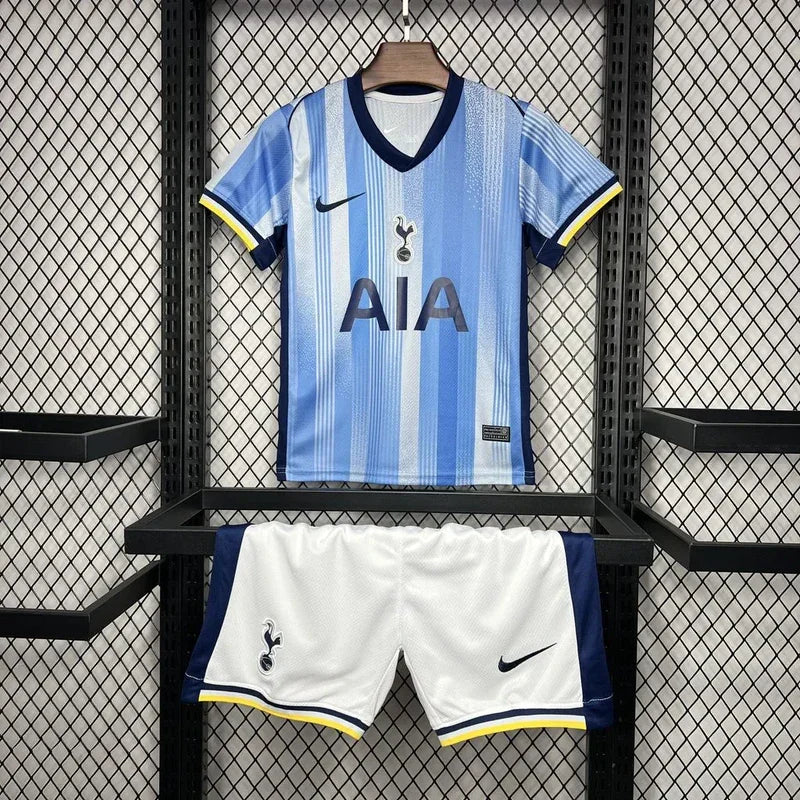 Maillot enfant Tottenham 2024/2025 Le 12 -ème Maillot, vue de face avec logo et détails de l'équipe.