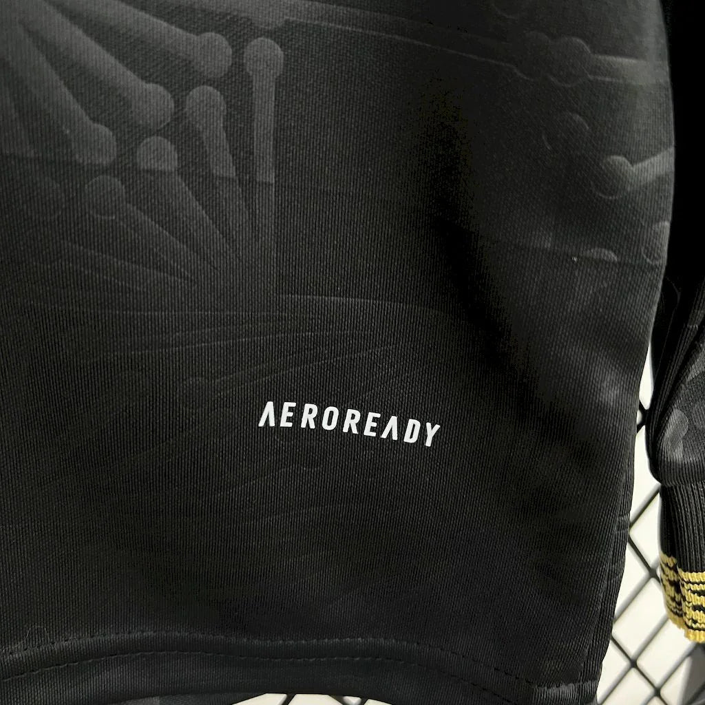 Maillot Mexique à manches longues 2025 Le 12 -ème Maillot, design concept sportif, vue front avec logo et détails colorés