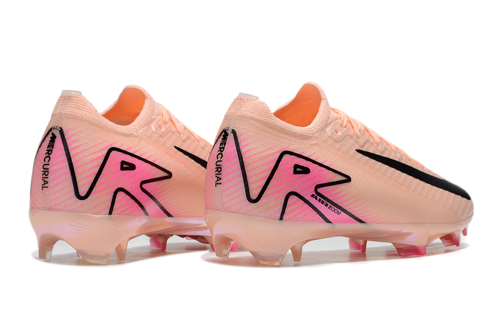 Crampons Mercurial Vapor 16 Elite XXV de Le 12 -ème Maillot, vue des pointes et du dessous, pour football.