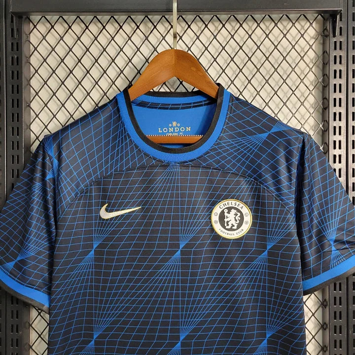 Maillot extérieur Chelsea 2023-2024 Le 12 -ème Maillot, jersey de football, vue de face avec logo et détails du maillot.