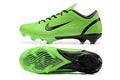 Crampons Mercurial Vapor 1 de Le 12 -ème Maillot, détails des pointes en acier pour le football.