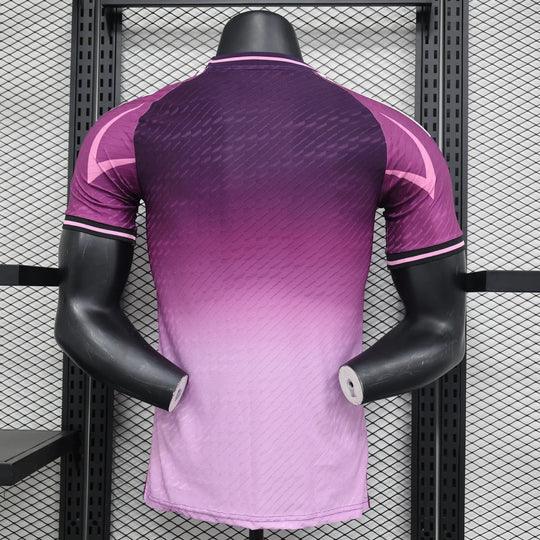 Maillot de football japonais Concept 2024 violet de la marque Le 12 -ème Maillot, vue front avec logo et design violet.