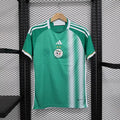 Maillot Algérie domicile 2022-2023 de la marque Le 12, vue de face, avec les couleurs traditionnelles vert et blanc.
