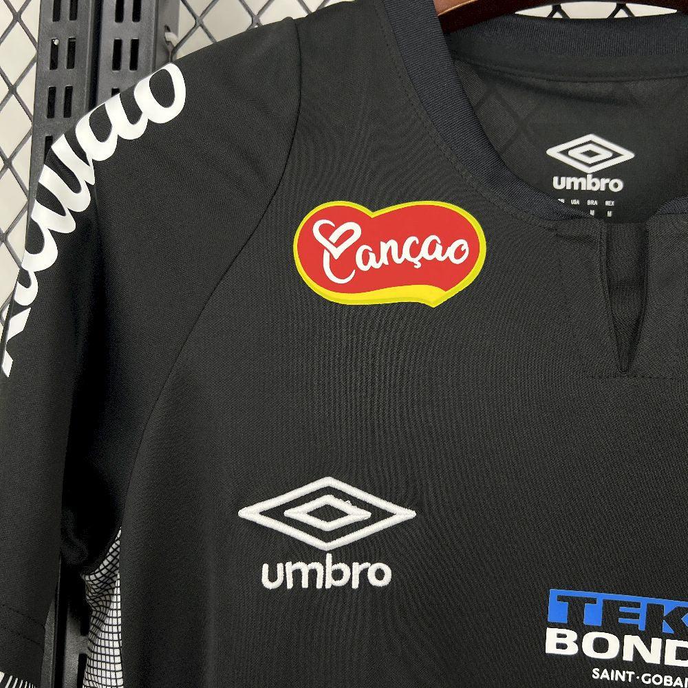 Maillot Santos concept 2025-26, maillot de football bleu avec logo Le 12 -ème Maillot, vue de face.