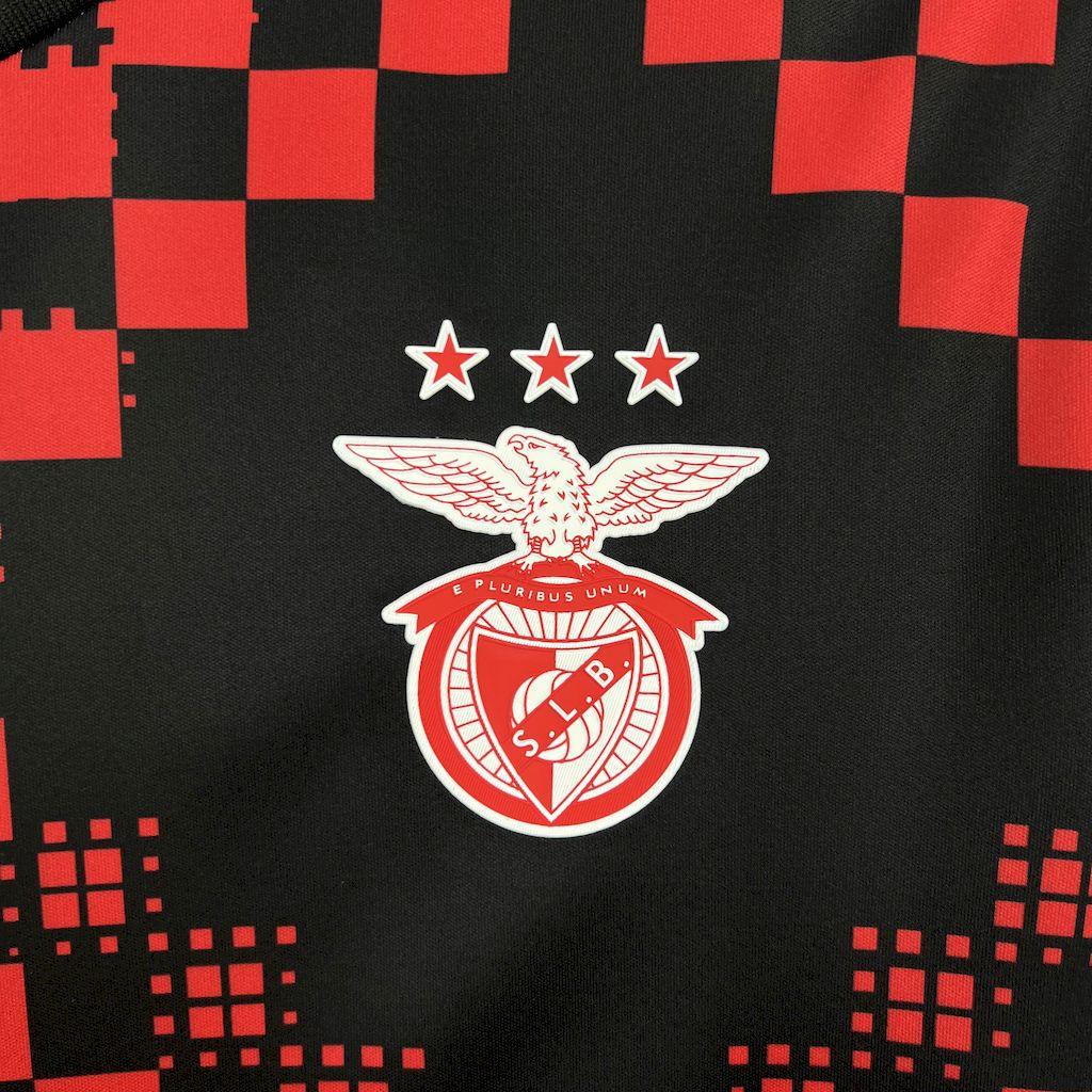 Maillot d'entraînement Benfica 2025-26 Le 12 -ème Maillot, maillot vert avec logo et détails du club.