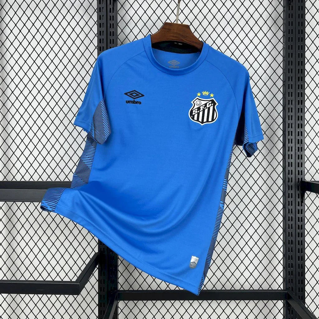 Maillot de gardien Santos 2025-26, en tissu technique avec logo Le 12 -ème Maillot, vue de face sur fond blanc