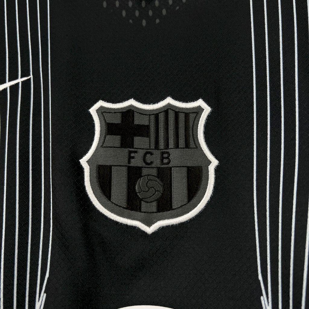 Maillot FC Barcelone concept 2025-26 de la marque Le 12 -ème Maillot, vue de face avec design moderne et couleurs officielles.
