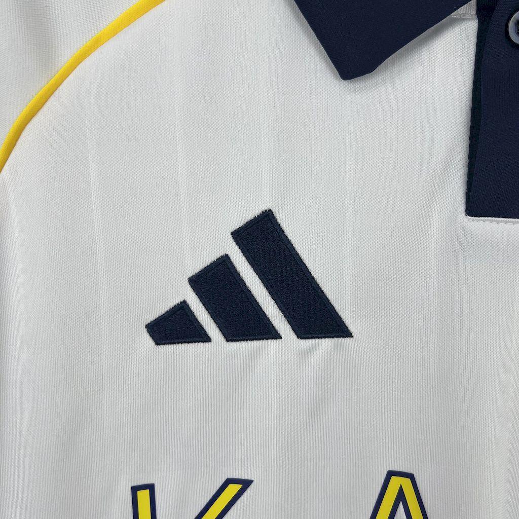 Maillot Al-Nassr 2025-26 de Le 12 -ème Maillot, maillot de football avec logo et design officiel, vue frontale.