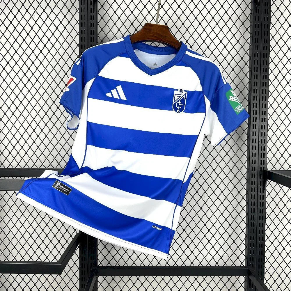Maillot extérieur Granada 2025-26 de Le 12 -ème Maillot, vue de face avec logo et détails du maillot de football.