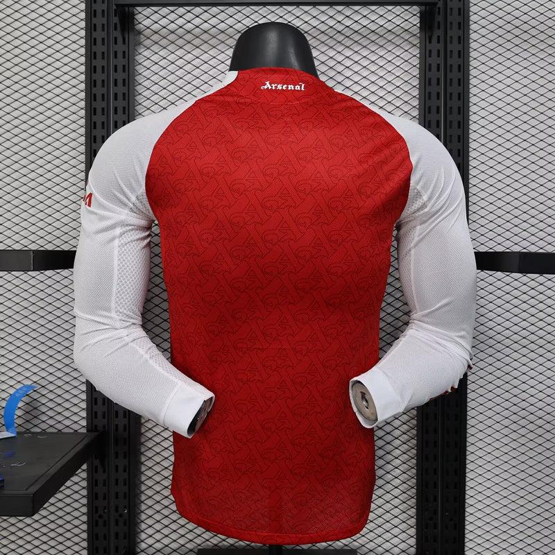 Maillot Arsenal manches longues 2025-26 de la marque Le 12 -ème Maillot, vue du devant avec logo et détails du design.