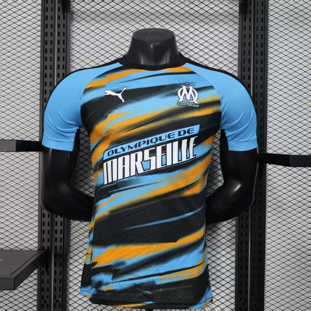Maillot de football Marseille 25/26 Le 12-ème Maillot, maillot spécial joueur B, vue de face avec logo et détails.