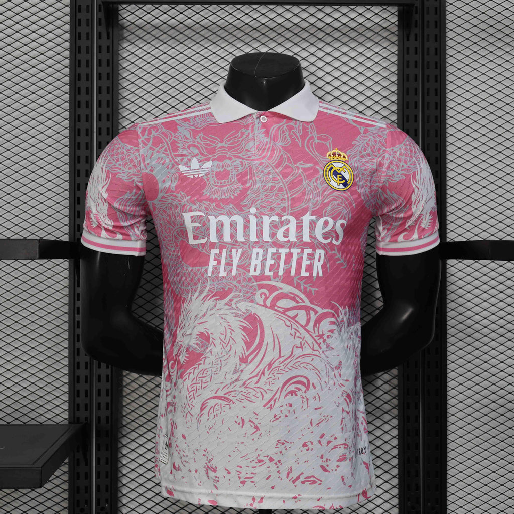 Maillot conceptuel du Real Madrid 2025-26 de la marque Le 12 -ème Maillot, vue front avec logo et design moderne.