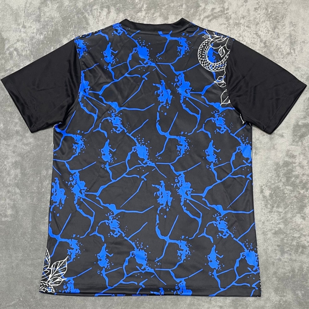 Maillot de football pour enfants Inter Milan 25/26 bleu, édition spéciale, par Le 12 -ème Maillot, vue de face.