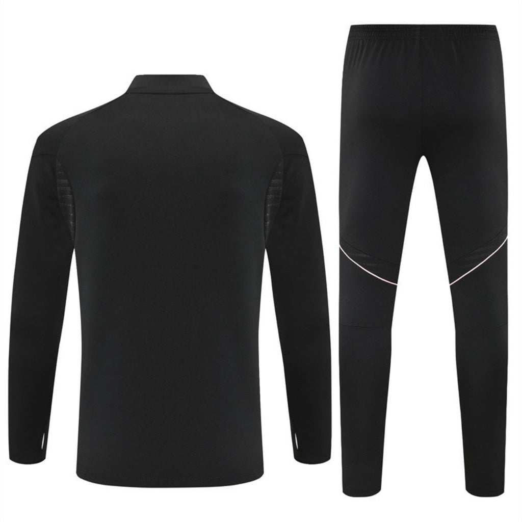 Ensemble Juventus Spécial A pour enfants, maillot et short de sport de la marque Le 12 -ème Maillot, coloris blanc et noir.