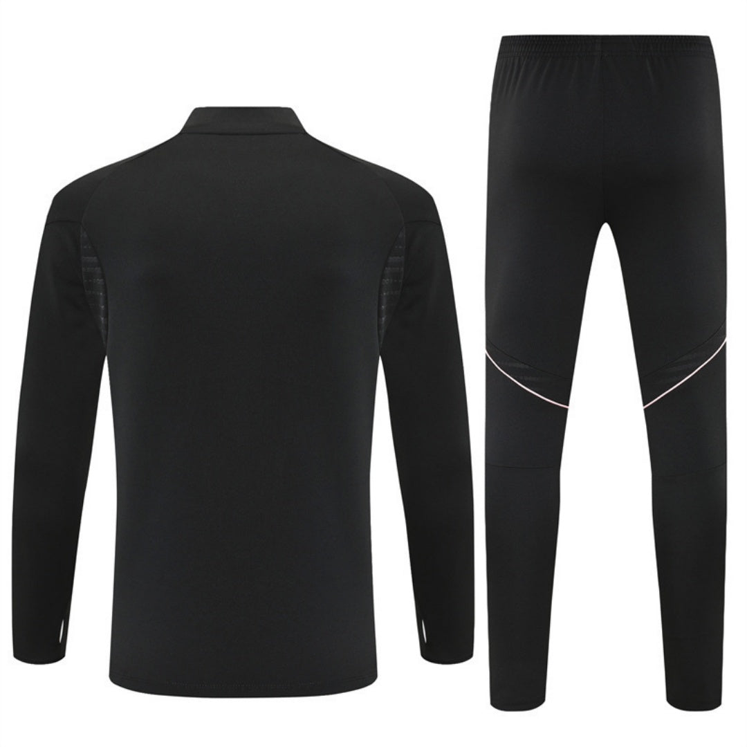 Ensemble Juventus Spécial A pour enfants, maillot et short de sport de la marque Le 12 -ème Maillot, coloris blanc et noir.
