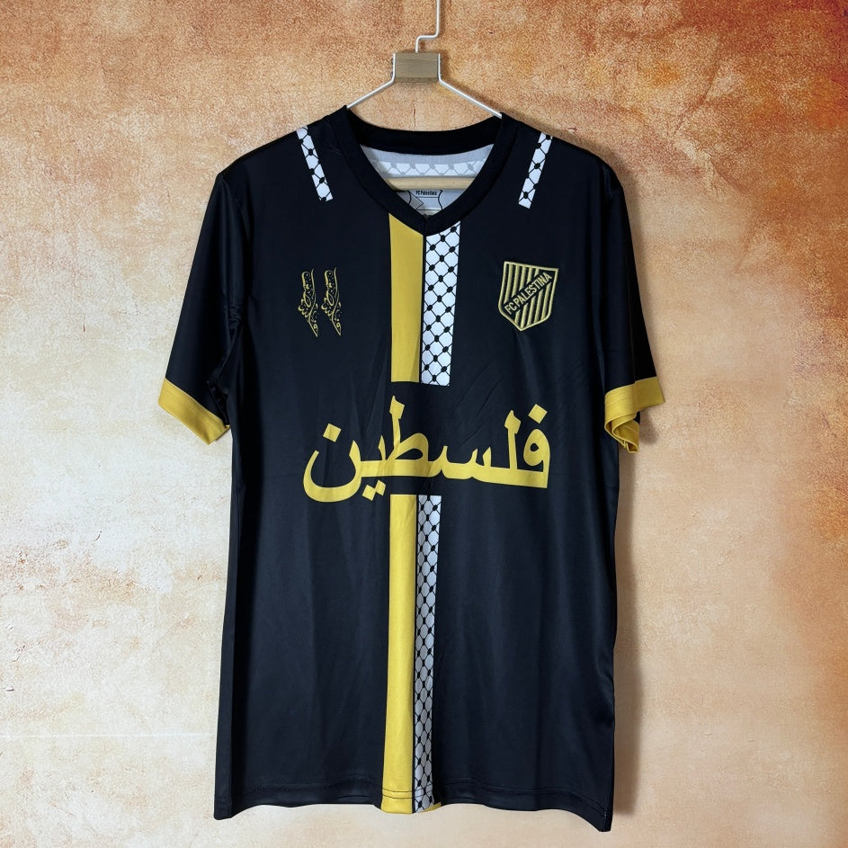 Maillot de football FC 24/25 Filastin noir, marque Le 12 -ème Maillot, avec logo et détails sportifs visibles.