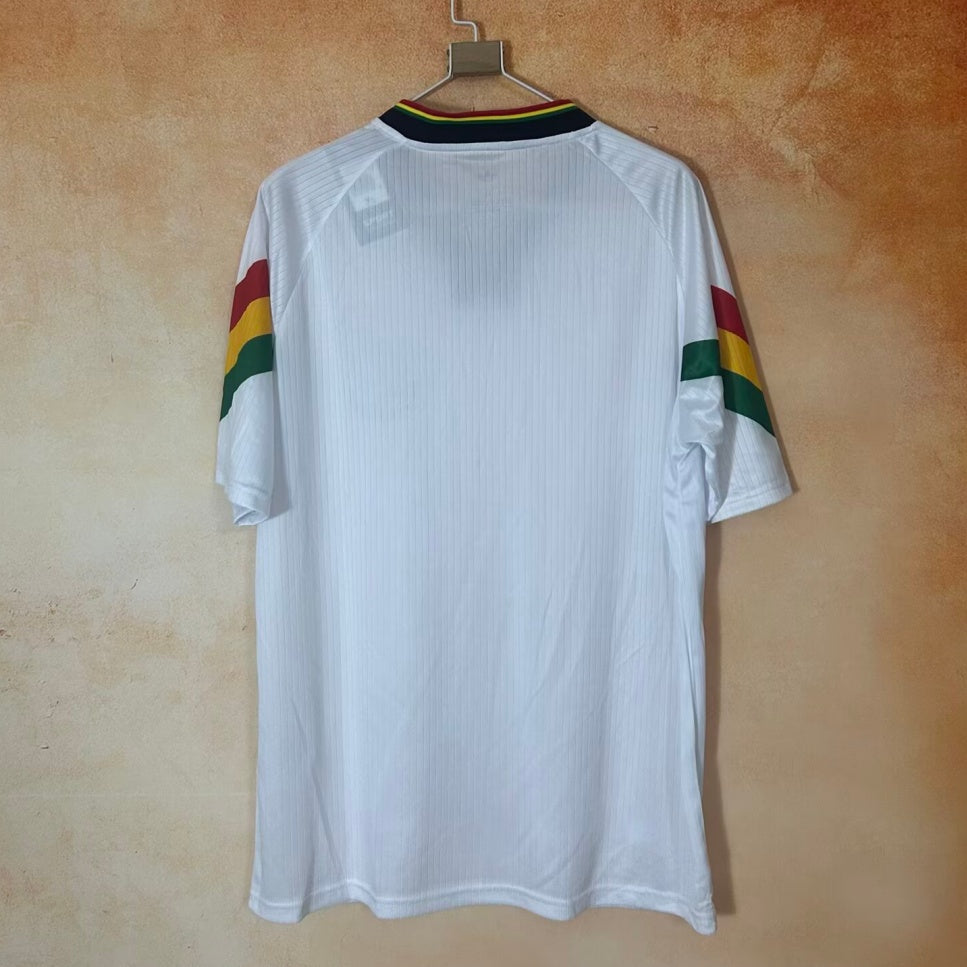 Maillot de football blanc Ghana 25/26 Le 12-ème Maillot, design spécial, vue de face avec logo et détails du maillot blanc.