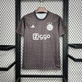 Maillot AJAX Amsterdam foot Prématch 2024-2025 Le 12-ème Maillot, maillot de football avec logo et design officiel.