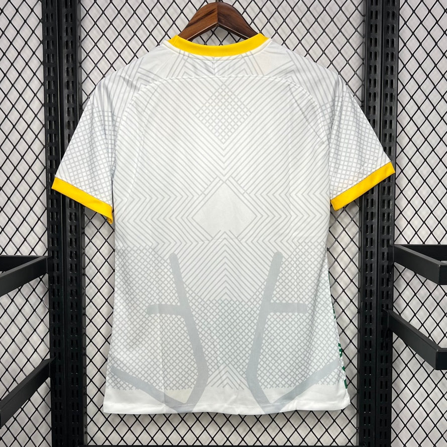 Maillot Inter Milan 24/25 blanc avec motif serpent, marque Le 12 -ème Maillot, vue de face sur fond blanc
