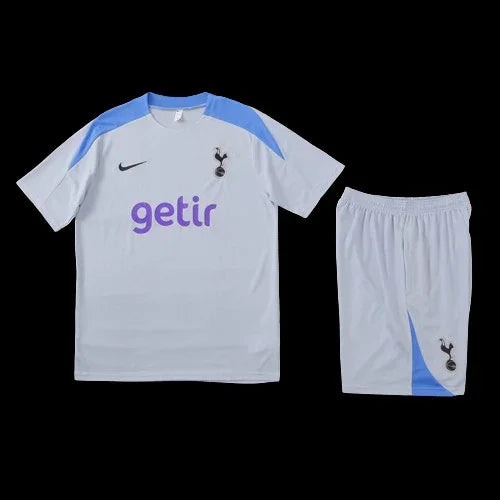 Ensemble Tottenham Le 12 -ème Maillot, maillot de football blanc avec logo et détails bleus, vue de face.