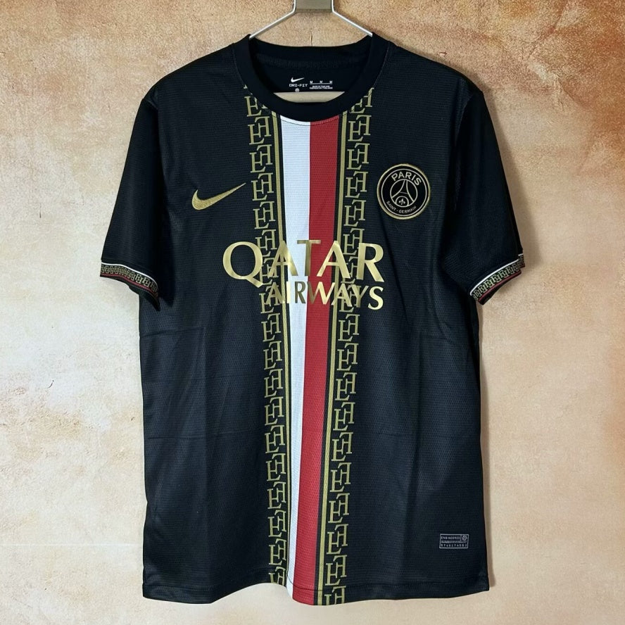 Maillot 25/26 PSG Le 12 -ème Maillot, maillot de football avec logo PSG, détails colorés et design sportif visible sur l'image.