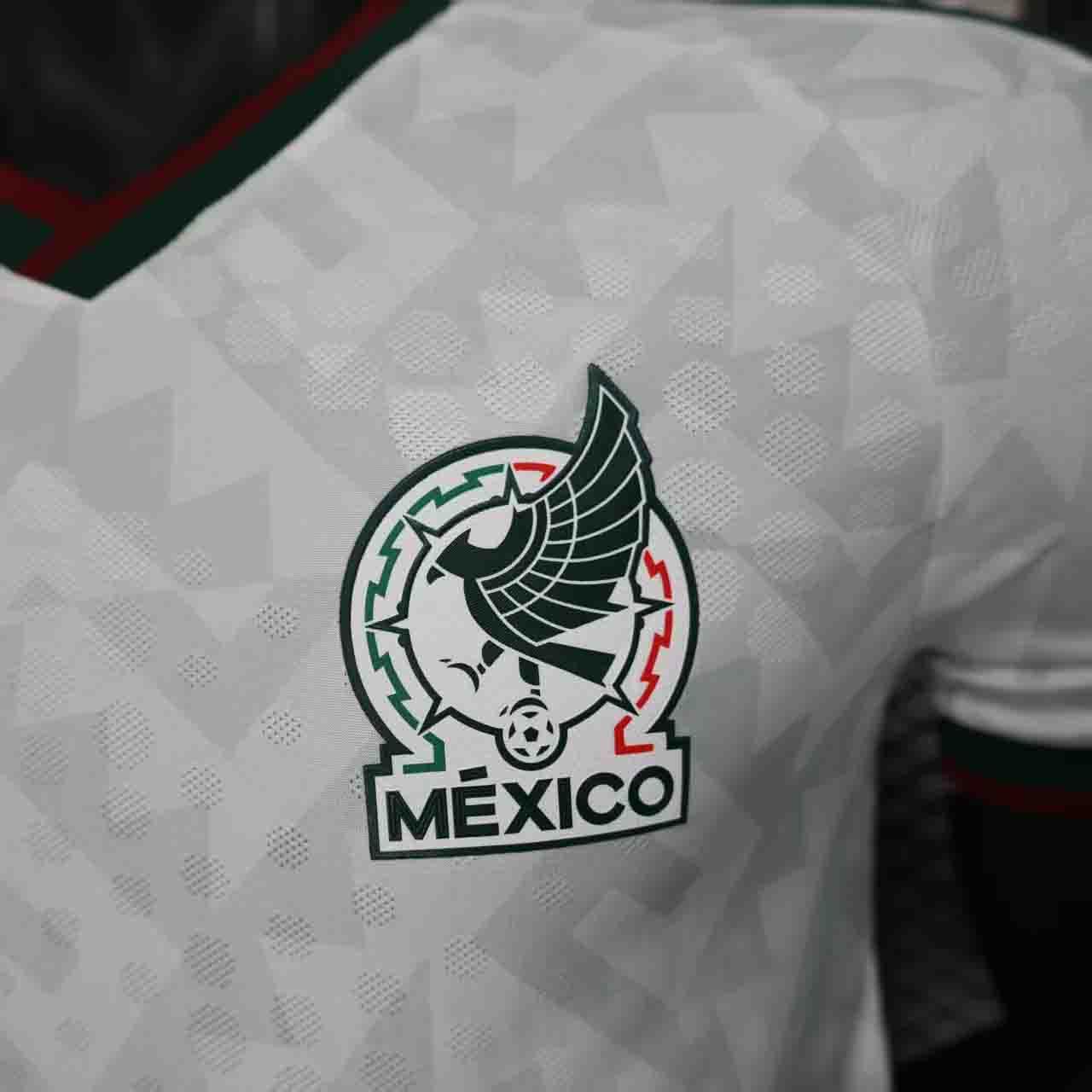 Maillot de football Mexique 2025-26, modèle Le 12 -ème Maillot, vue de face avec logo et détails du design.
