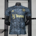 Maillot Manchester United Concept 2024-2025 de la marque Le 12-ème Maillot, vue de face avec logo et design moderne.