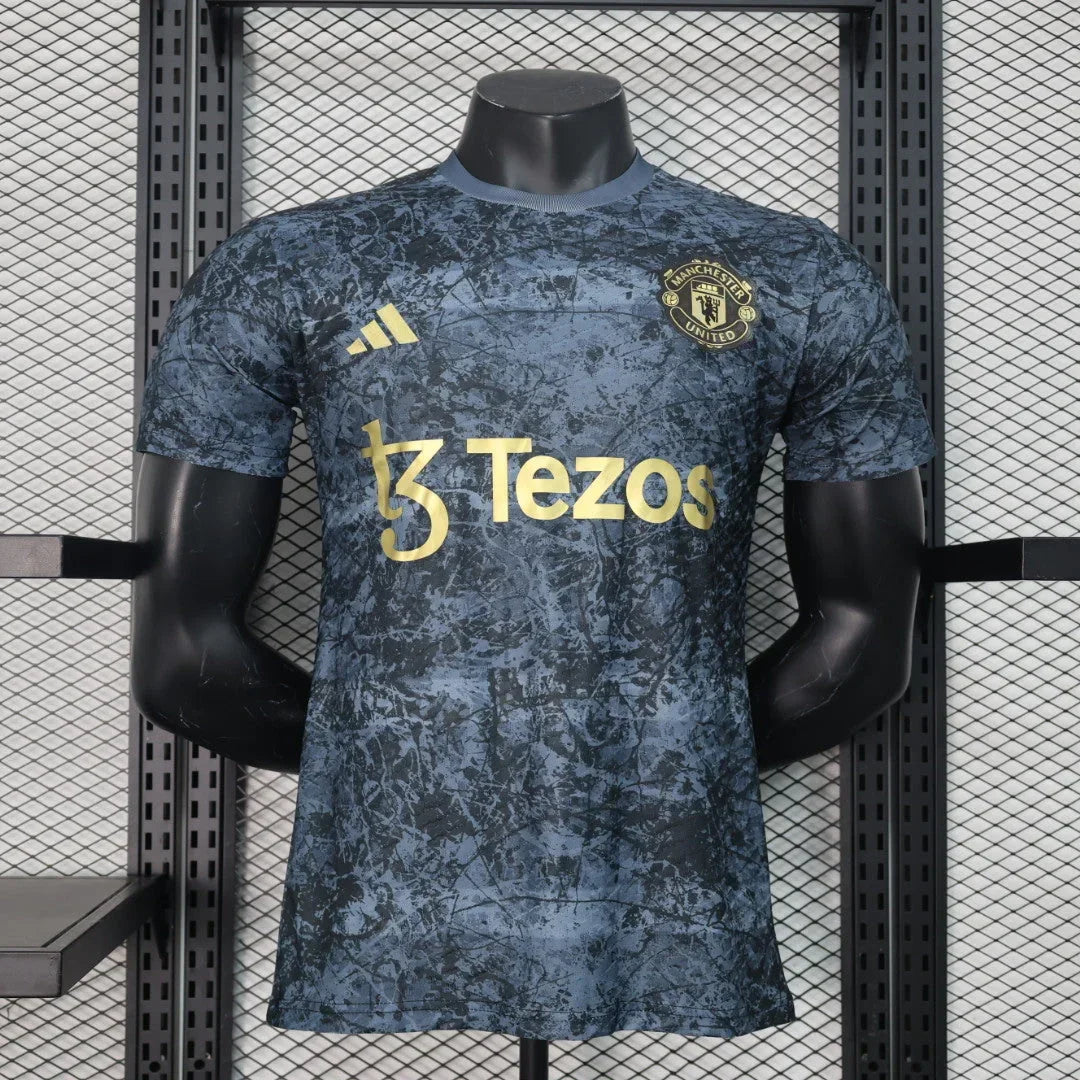 Maillot Manchester United Concept 2024-2025 de la marque Le 12-ème Maillot, vue de face avec logo et design moderne.