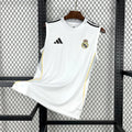 Maillot sans manches du Real Madrid 2025-26, marque Le 12-ème Maillot, affichant le logo du club et les détails du design.