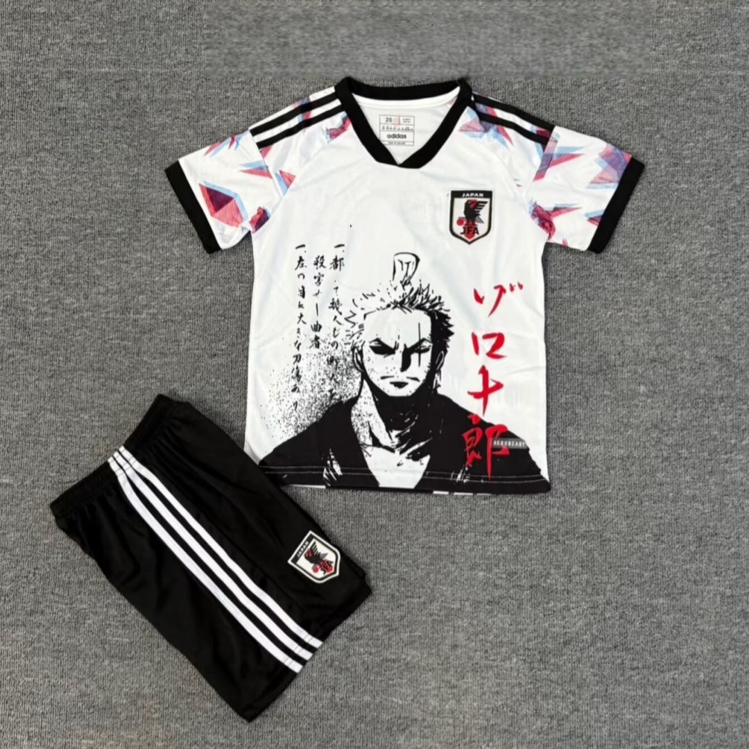 Ensemble enfant 25/26 Le 12 -ème Maillot inspiré de l'anime japonais, featuring un motif coloré et détail authentique.