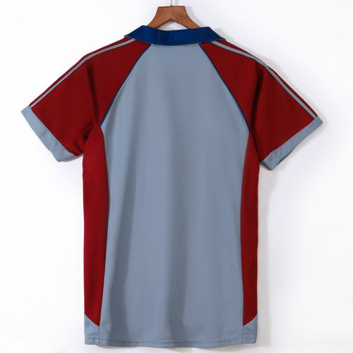 Maillot Bayern Munich 1998-1999 third rétro de Le 12 -ème Maillot, maillot de football avec logo et design vintage.