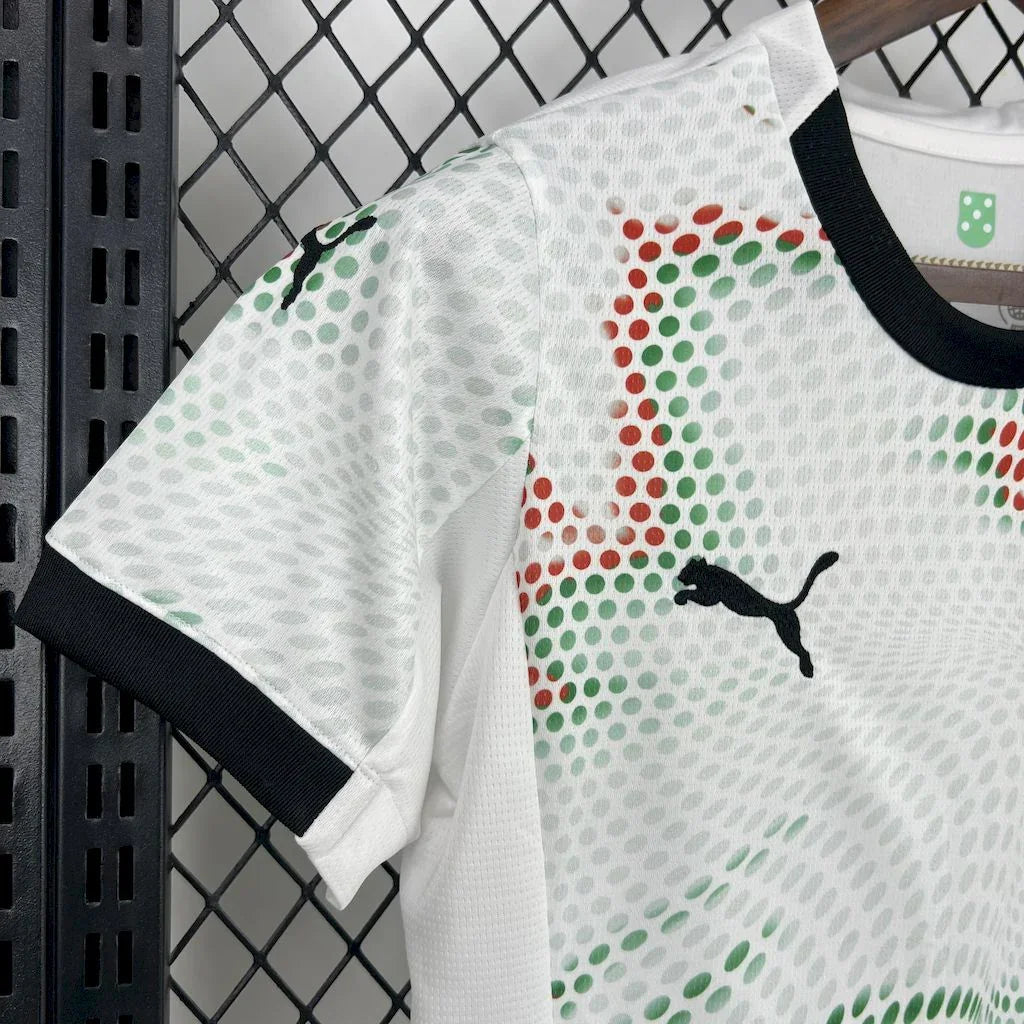 Maillot extérieur féminin Portugal 2025 Le 12 -ème, maillot de football avec logo et détails en bleu et vert, vue de face.