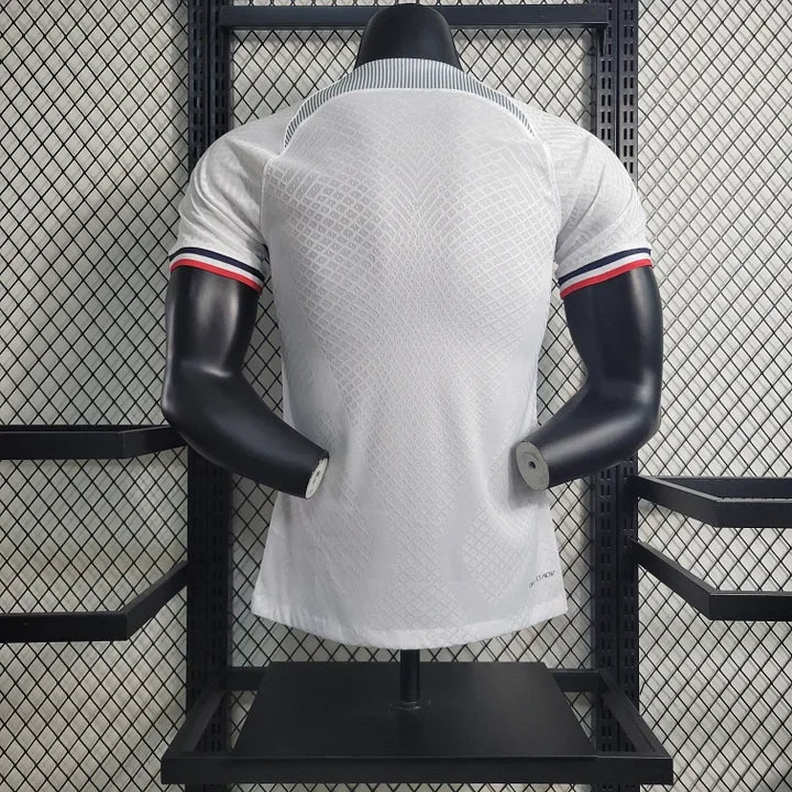 Maillot de football Le 12 -ème Maillot Paris 2023 2024 Concept, vue de face avec design moderne et logo visible.