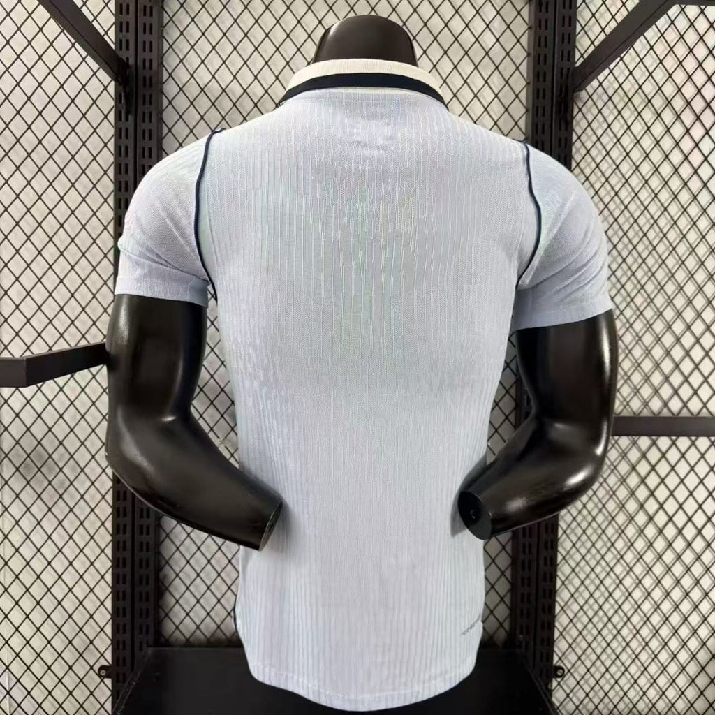 Maillot domicile Uruguay 25/26 Le 12 -ème Maillot, maillot de football bleu avec logo et détails officiels.