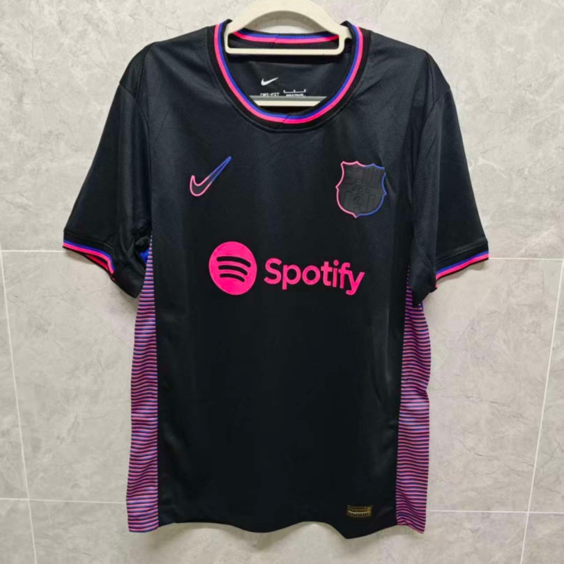 Maillot officiel 24/25 Barcelone Le 12 -ème Maillot, maillot de football avec logo et détails du club, vue de face.
