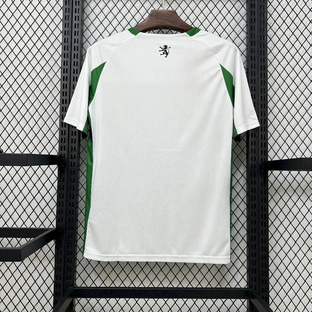 Maillot Sporting Concept 2025-26 de la marque Le 12 -ème Maillot, vue de face, détails du design et logo visibles.
