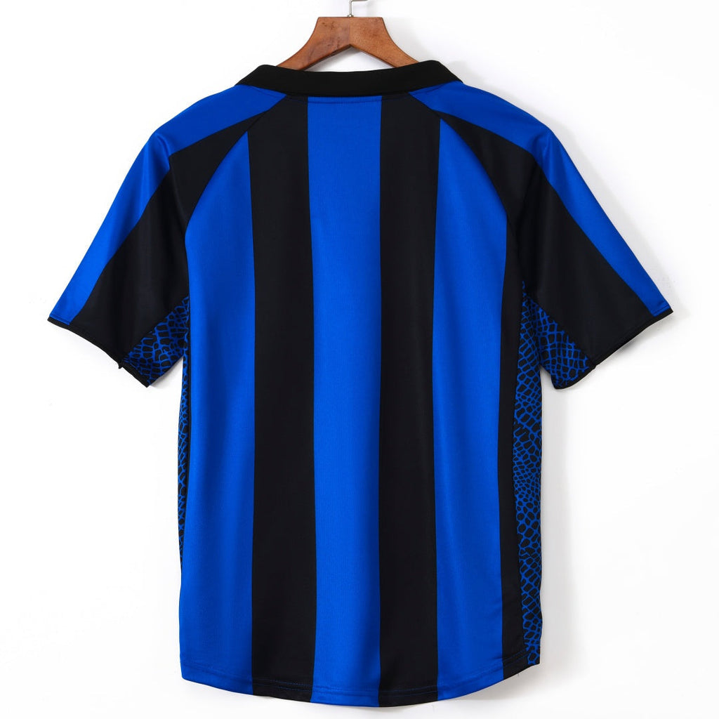 Maillot domicile rétro de l'Inter Milan 2001-2002, marque Le 12-ème Maillot, maillot de football bleu et noir avec logo du club
