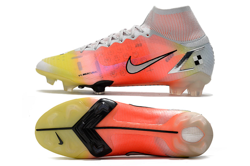 Crampons Mercurial Superfly IX Elite pour football, chaussures de sport avec crampons en acier pour performance sur terrain.