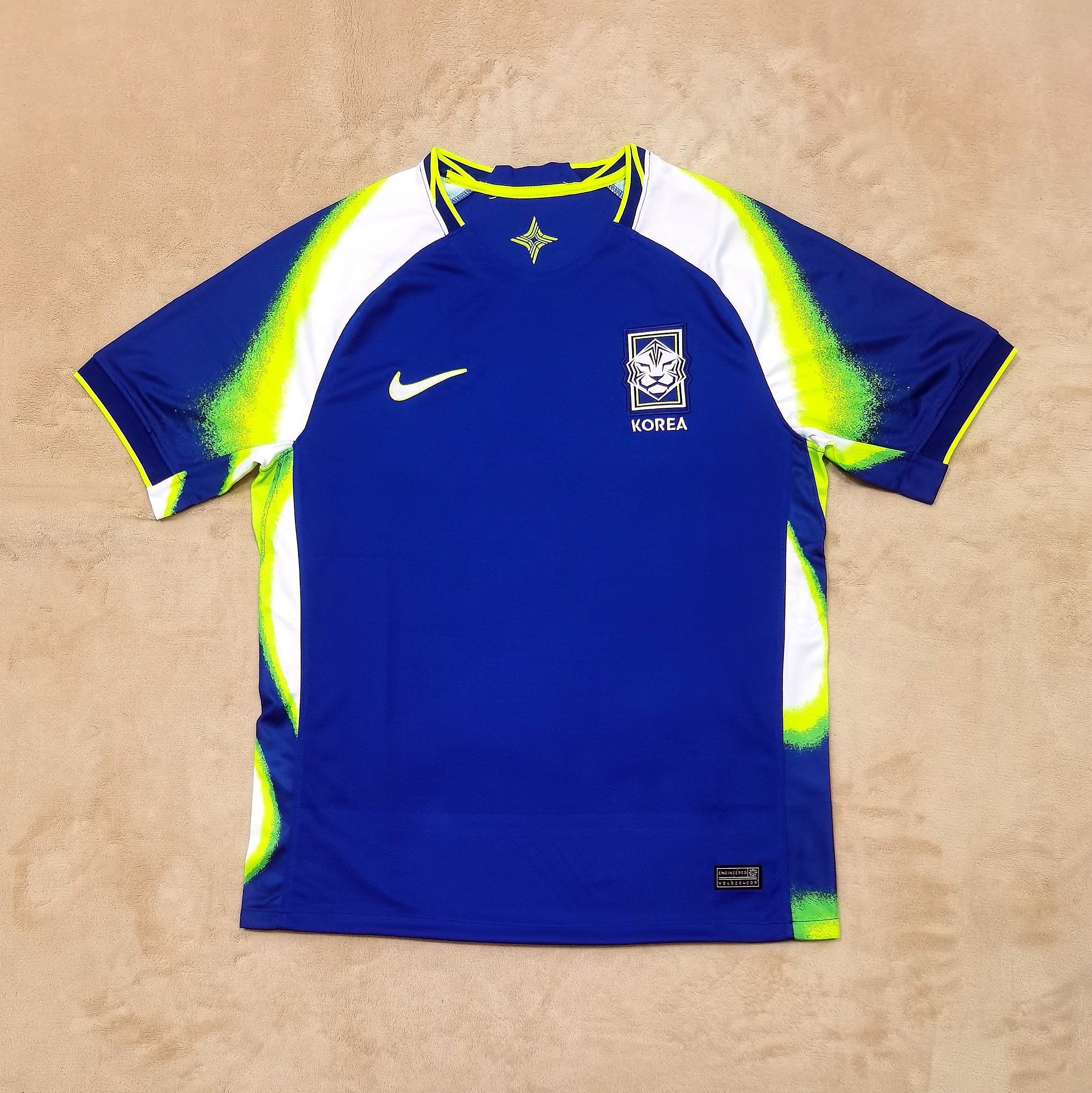 Maillot extérieur 25/26 de la Corée du Sud, marque Le 12 -ème Maillot, vue de face avec logo et détails colorés.